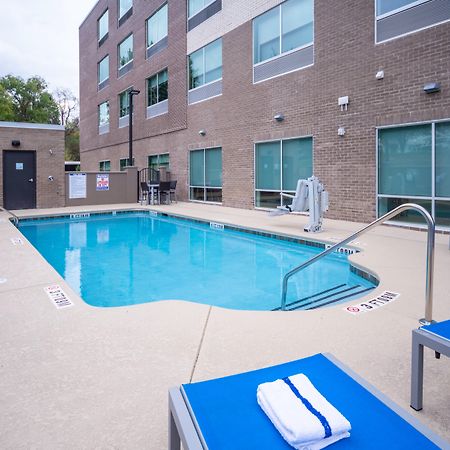 Holiday Inn Express & Suites Brevard - City Center Esterno foto